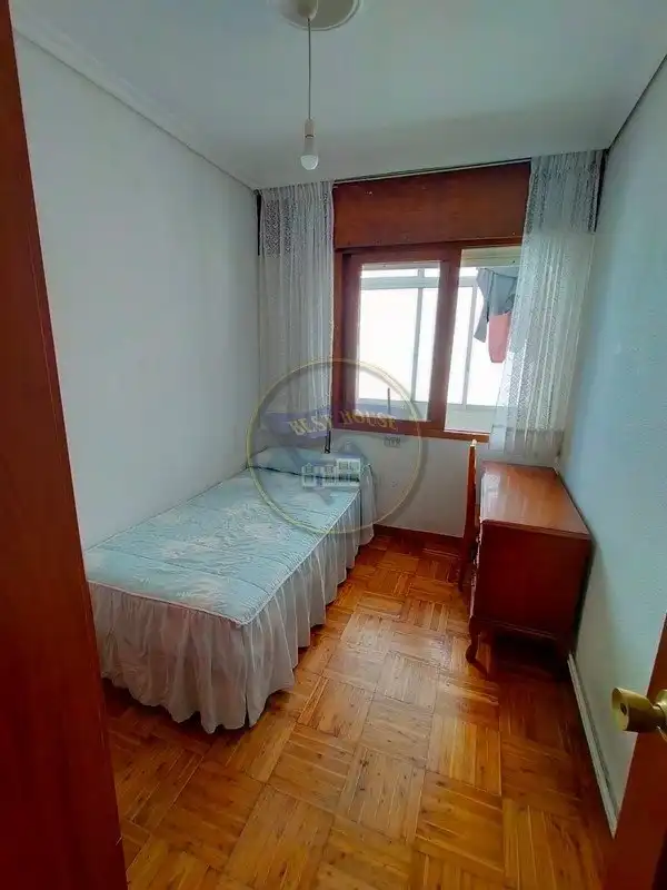 Bedroom of Flat for rent in Vigo   with Heating, Parquet flooring and Terrace