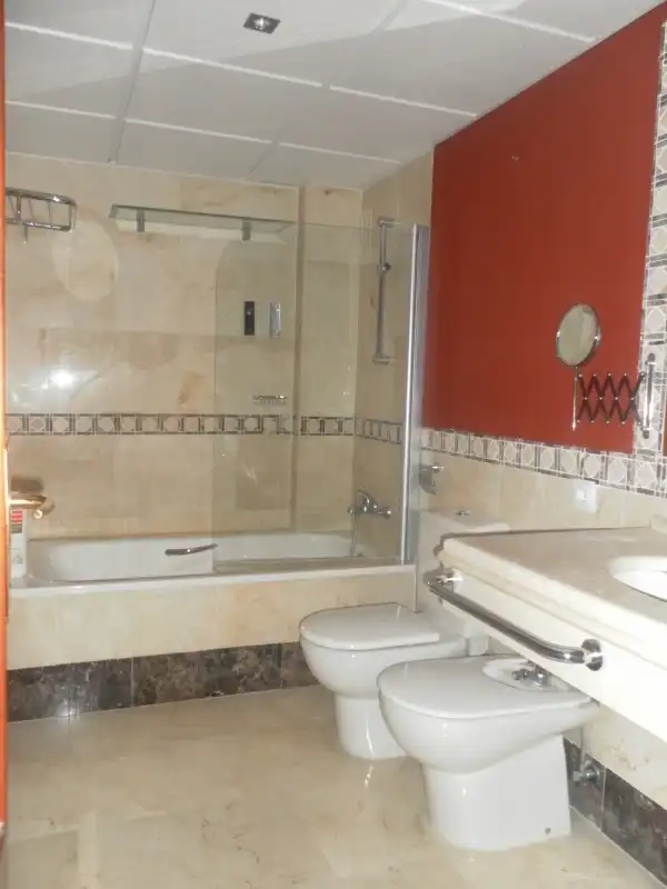 Bathroom of Flat for rent in Córdoba  with Air Conditioner, Heating and Terrace