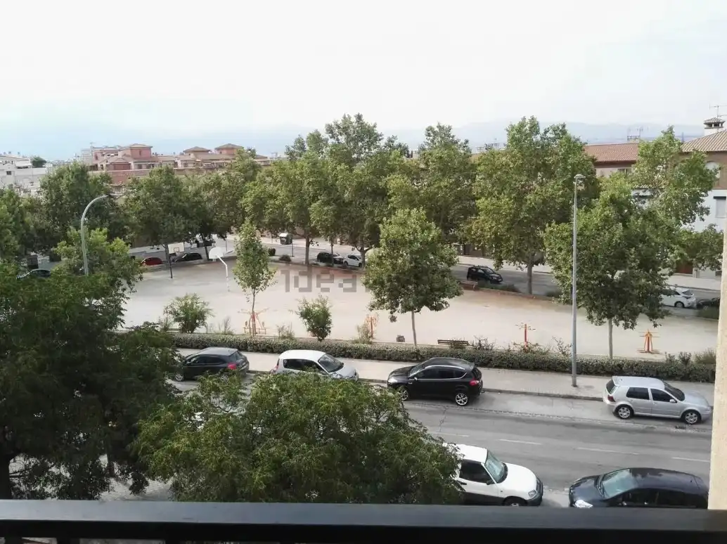 Vista exterior de Piso en venta en Granada con Aire acondicionado, Calefacción y Amueblado