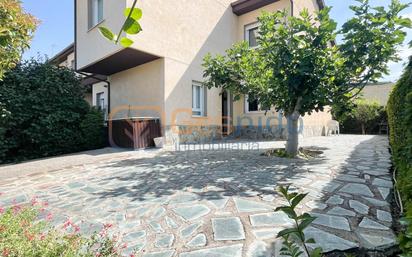 Exterior view of House or chalet for sale in Hontanares de Eresma  with Heating, Private garden and Storage room