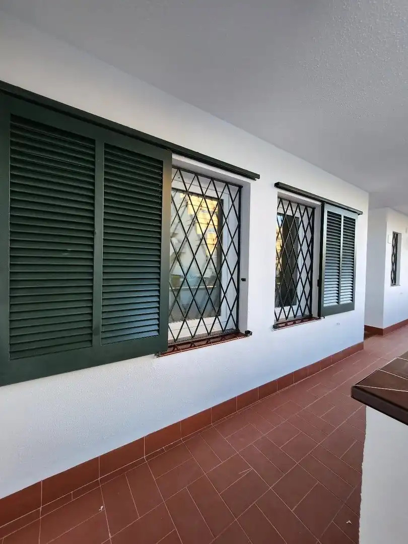 Außenansicht von Wohnung zur Miete in Sitges mit Klimaanlage, Privatgarten und Terrasse