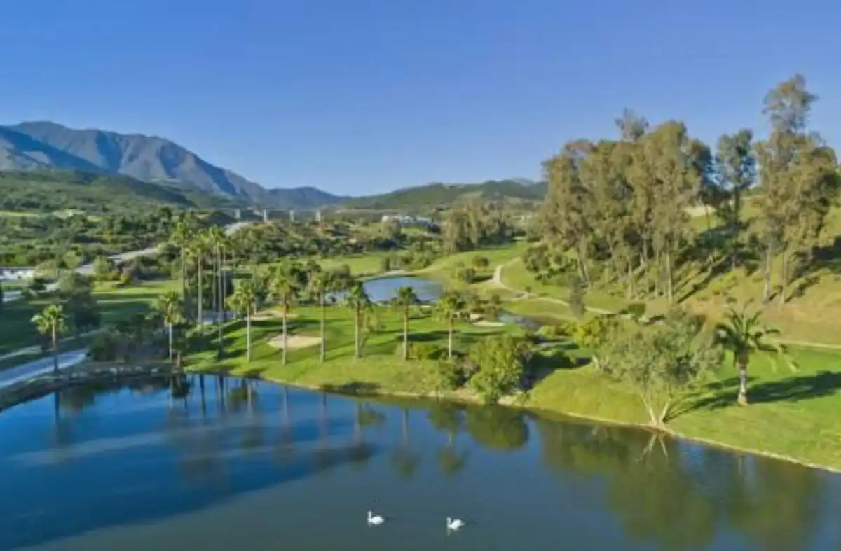 Exterior view of Flat for sale in Estepona  with Air Conditioner, Heating and Terrace