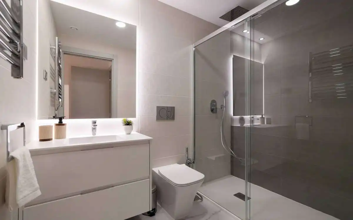 Badezimmer von Wohnung zum Verkauf in Benidorm mit Terrasse und Gemeinschaftspool