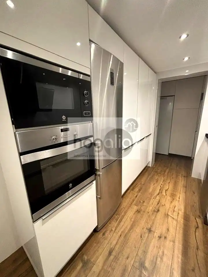 Küche von Wohnung zum Verkauf in Sevilla mit Klimaanlage, Terrasse und Gemeinschaftspool