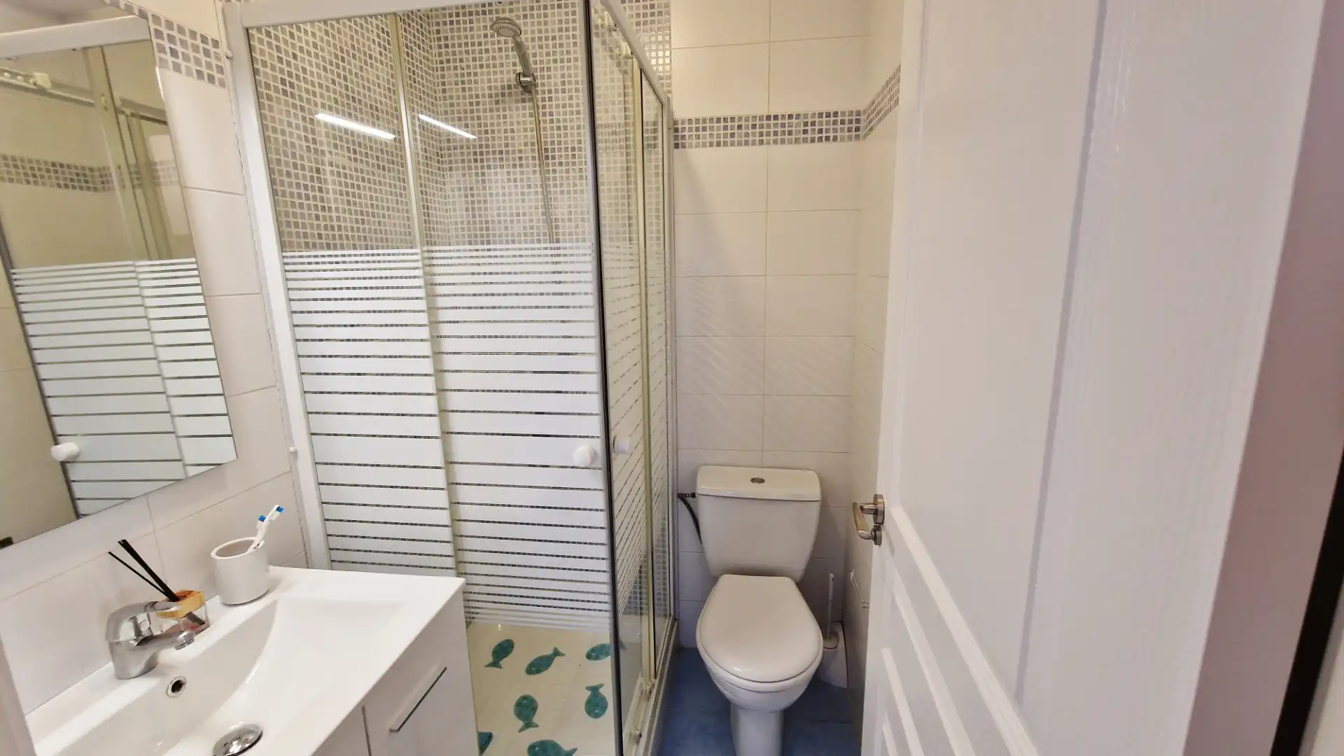 Bany de Apartament en venda en Vélez de Benaudalla amb Moblat, Forn i Rentadora