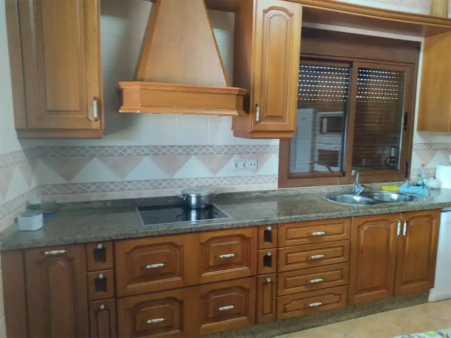 Kitchen of Houses for rent in Guaro, Málaga