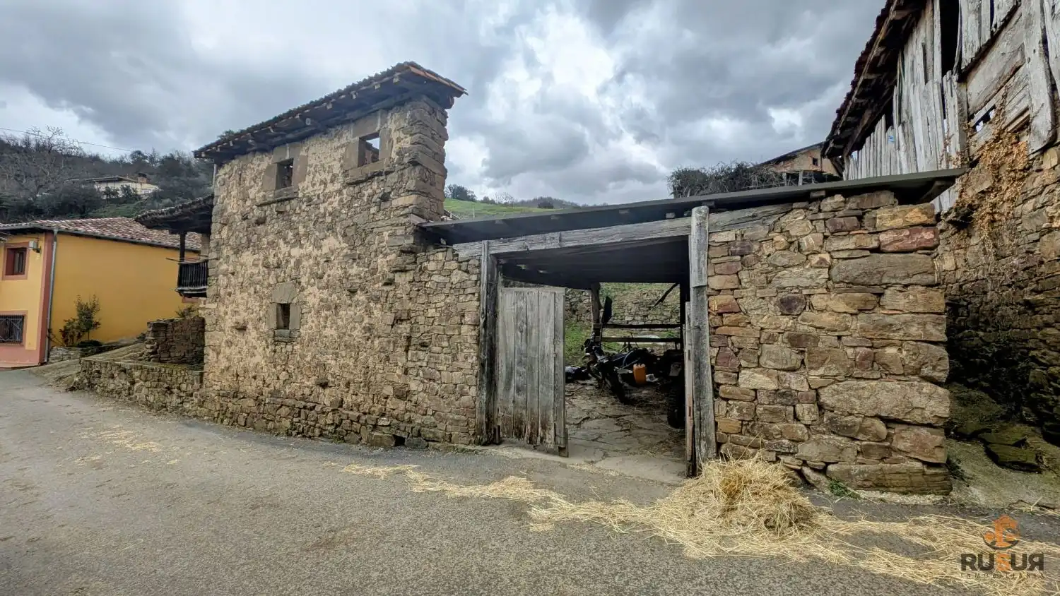 Vista exterior de Finca rústica en venta en Cabezón de Liébana con Balcón