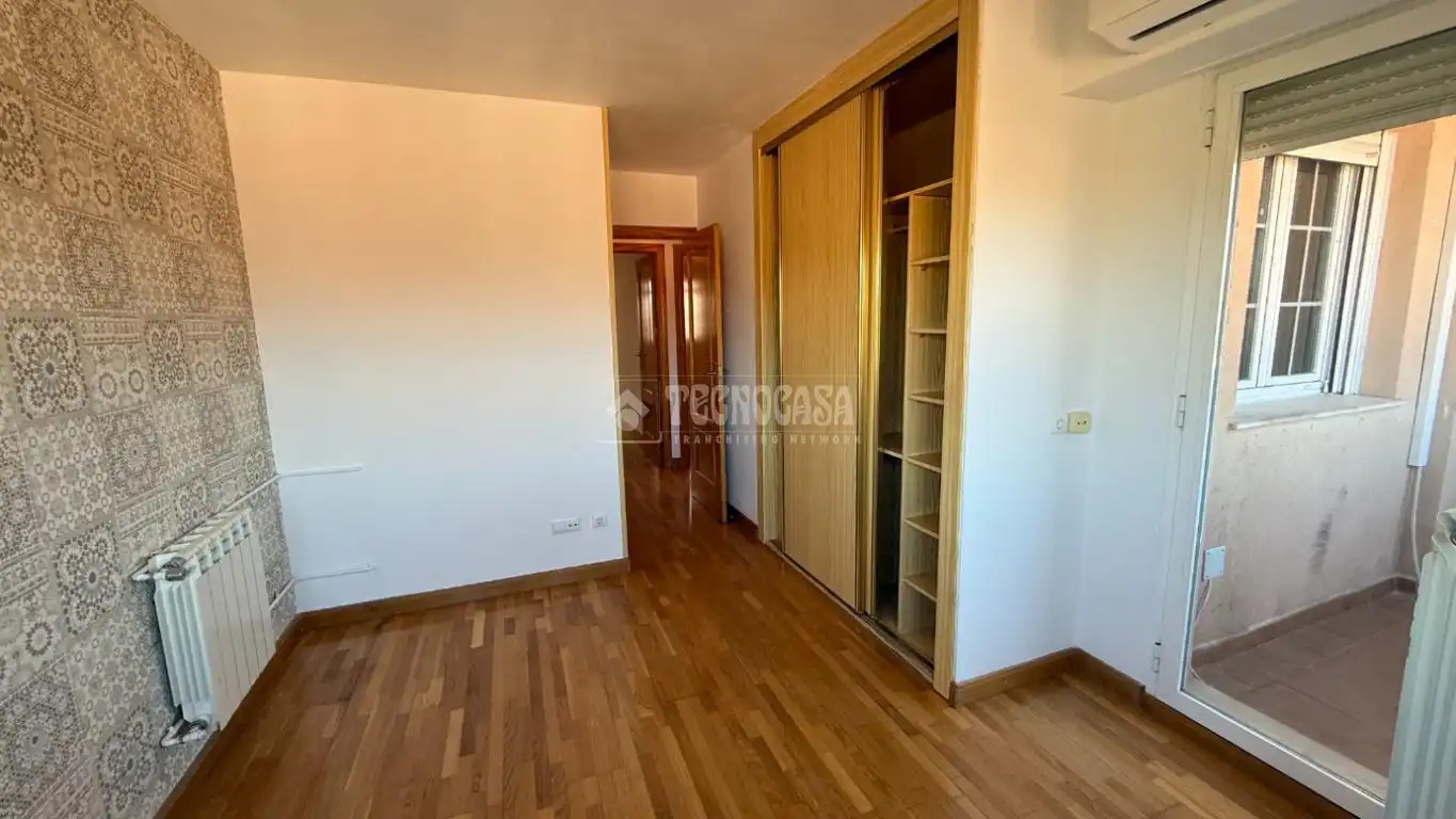 Habitación de Piso en venta en Alcalá de Henares con Aire acondicionado, Calefacción y Terraza