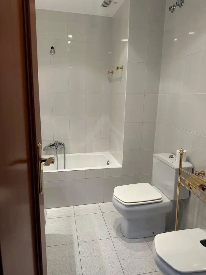 Bany de Casa adosada en venda en  Logroño amb Aire condicionat, Calefacció i Parquet