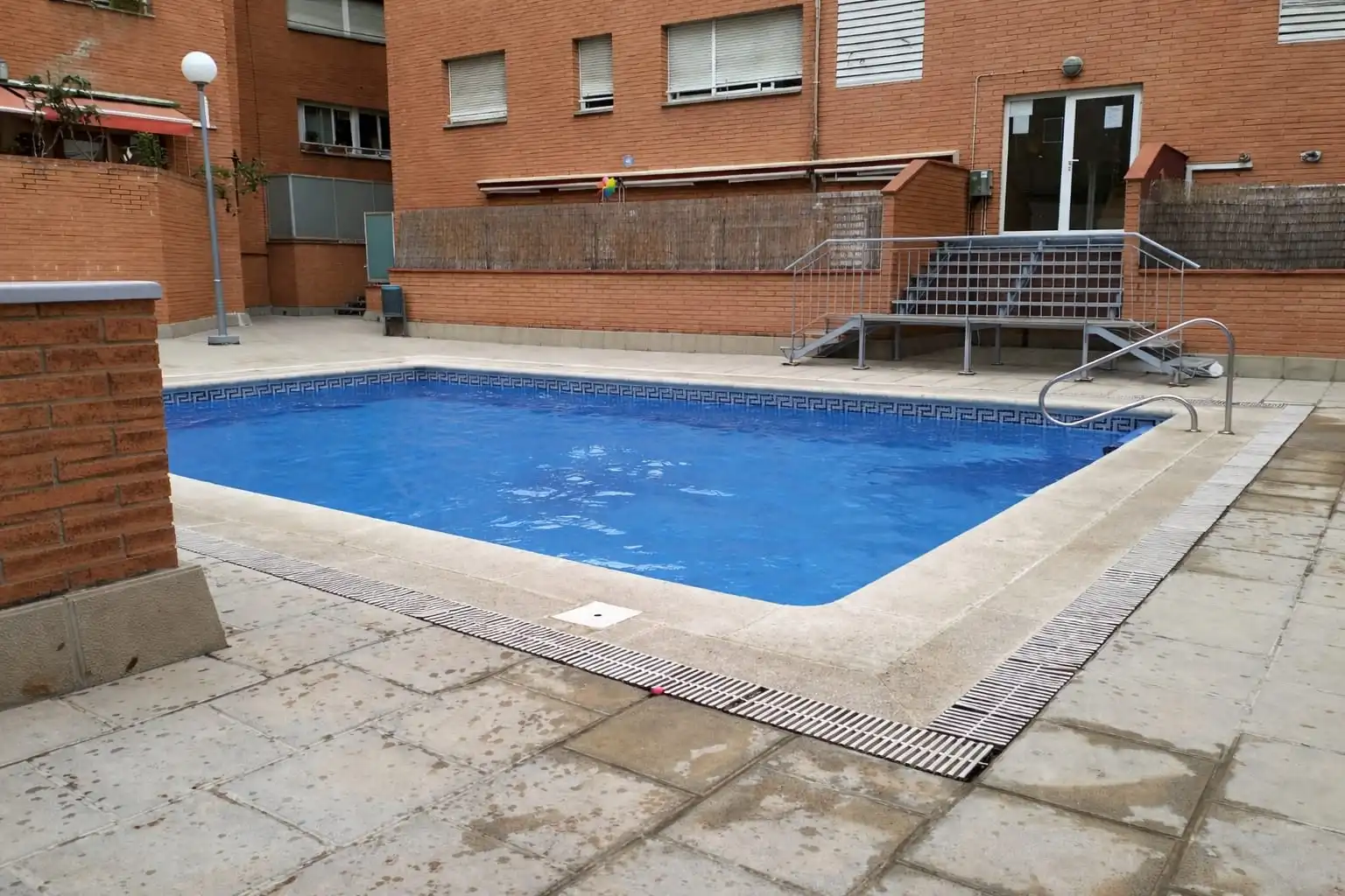 Swimming pool of Flat for sale in Barcelona  with Air Conditioner, Heating and Parquet flooring