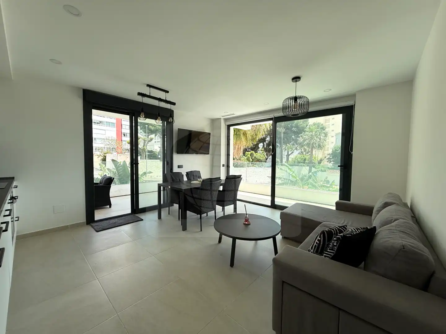 Sala de estar de Piso en venta en Benalmádena con Aire acondicionado, Calefacción y Terraza
