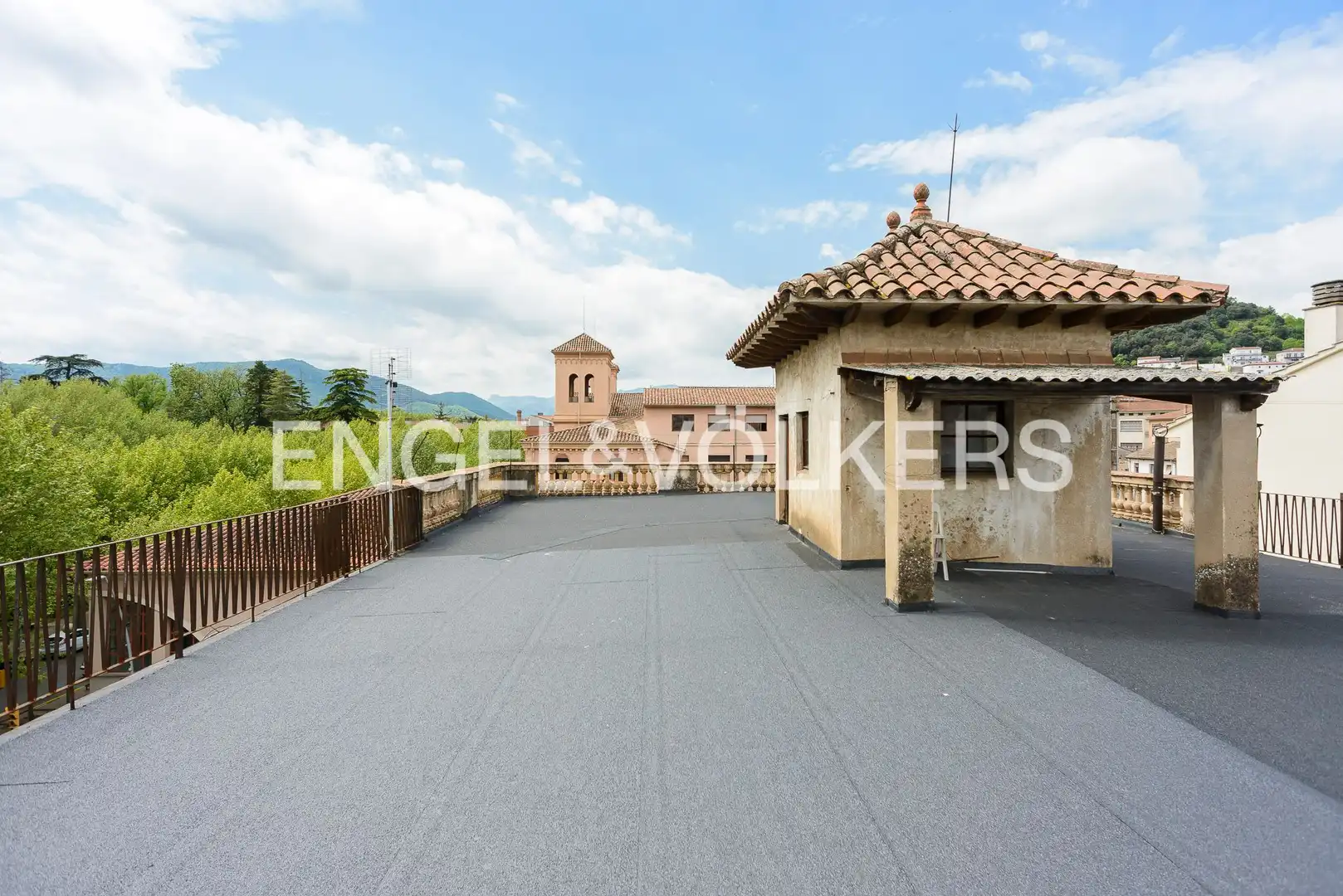 Terraza de Casa o chalet en venta en Olot con Calefacción, Jardín privado y Terraza