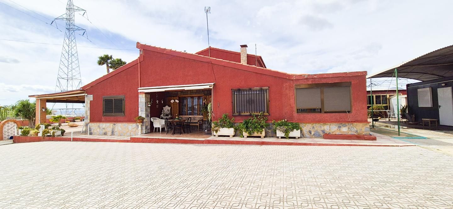 Casa o xalet en venda en Elche / Elx amb Aire condicionat, Jardí privat i Traster