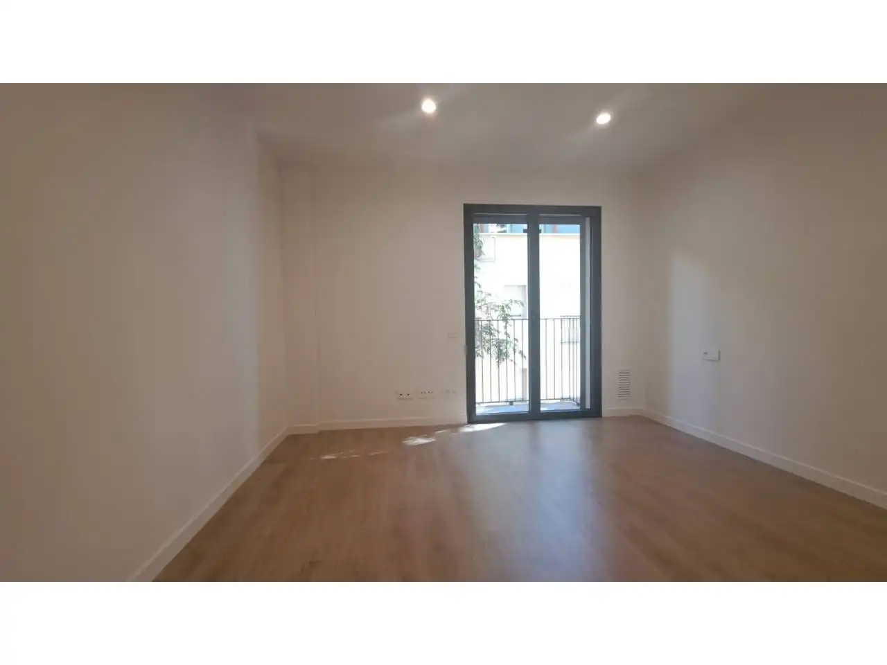 Dormitori de Pis de lloguer en Terrassa amb Aire condicionat, Calefacció i Parquet
