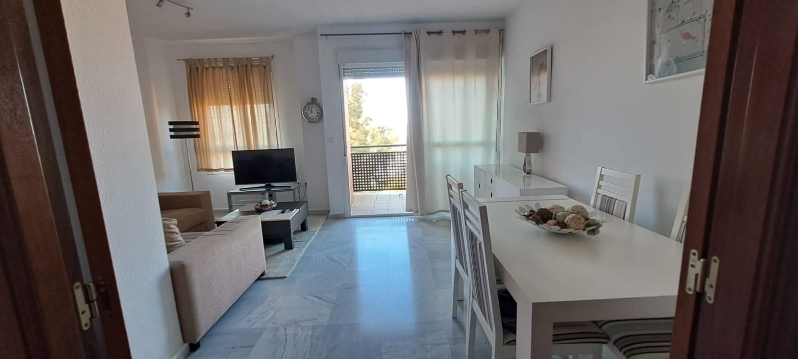 Vista exterior de Pis en venda en Bormujos amb Aire condicionat, Terrassa i Piscina