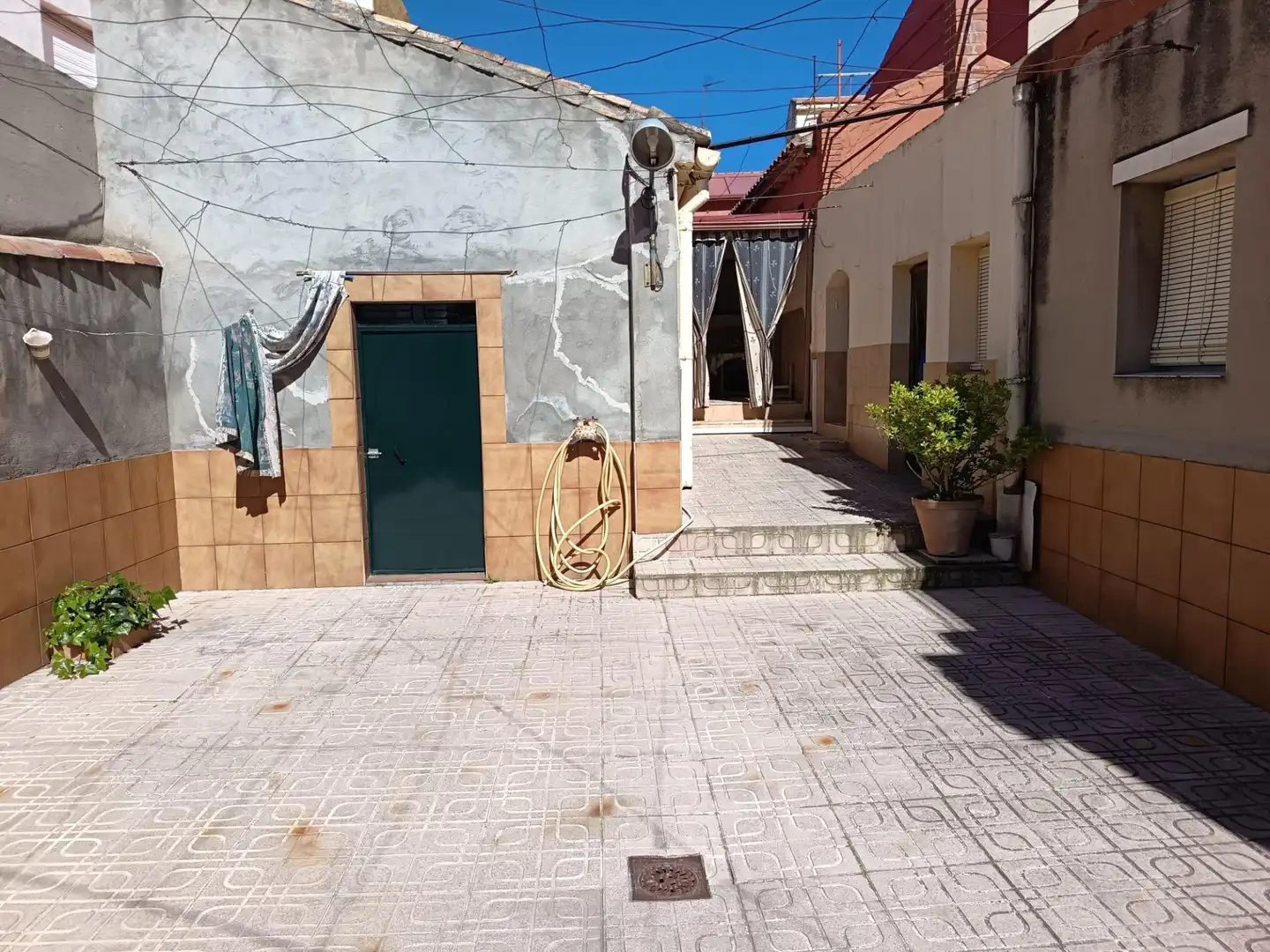 Vista exterior de Casa o xalet en venda en Puertollano amb Terrassa i Traster