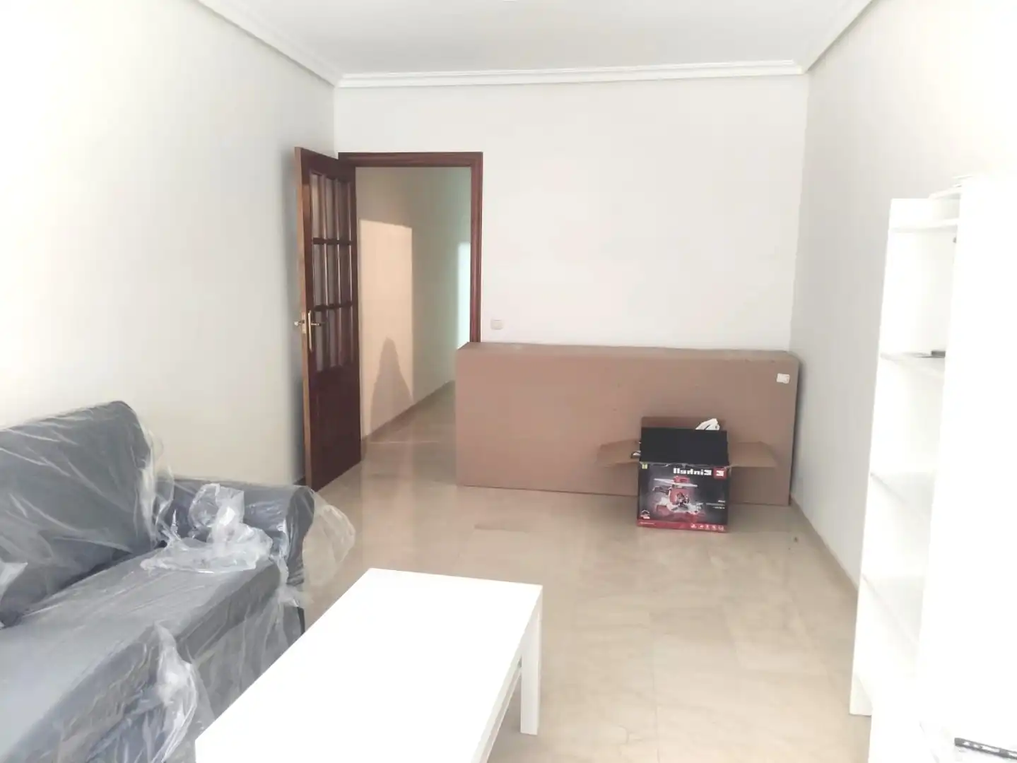 Sala d'estar de Apartament en venda en Ciudad Real amb Calefacció, Traster i Moblat