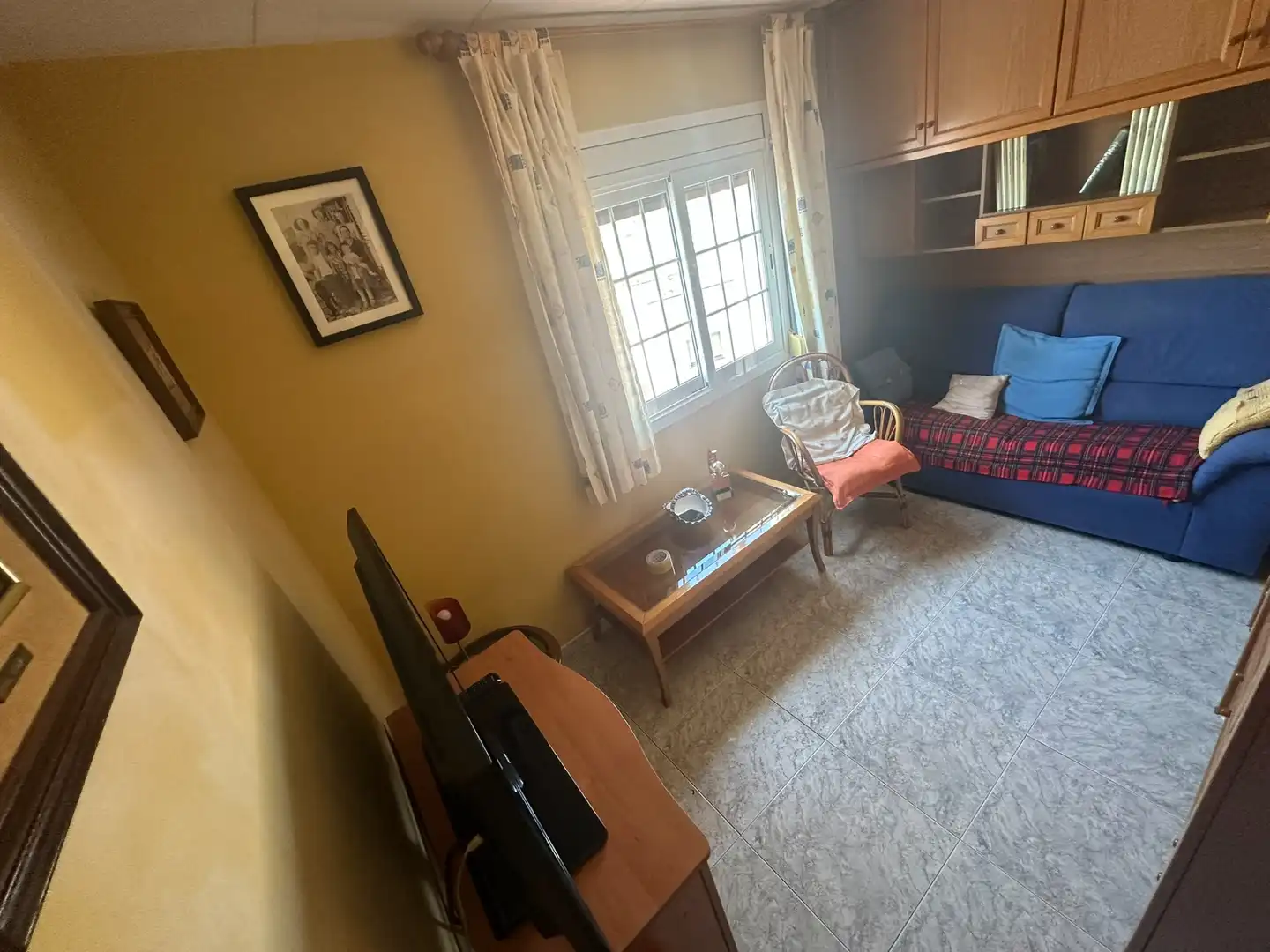 Sala de estar de Piso en venta en Santa Coloma de Gramenet con Trastero, Amueblado y Balcón