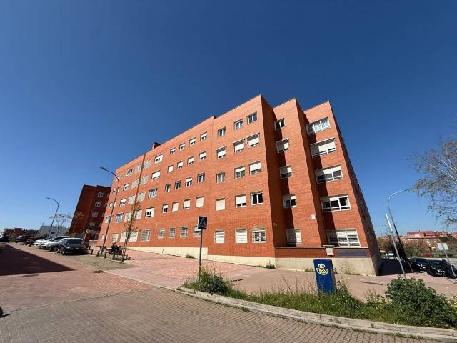 Garaje en Venta en De Puentedey en Ensanche de Vallecas - La Gavia