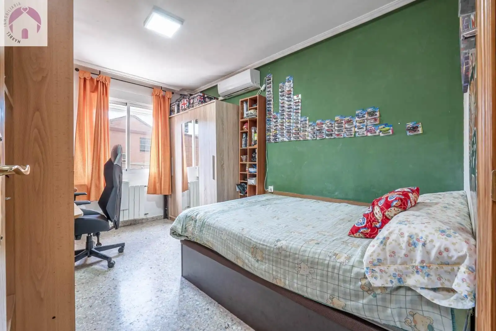 Bedroom of Flat for sale in Granada  with Air Conditioner, Heating and Terrace