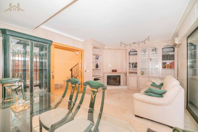 Casa adosada en Venta en Calle de Valencia en Ensanche