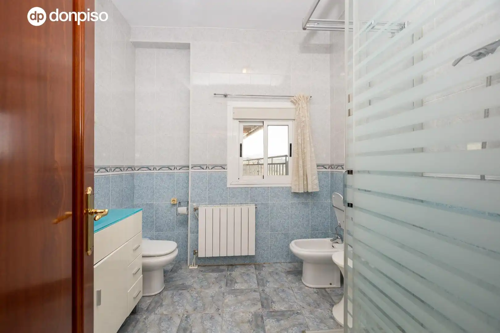 Bathroom of Detached homes for sale in Moraleda de Zafayona  with Air Conditioner, Heating and Terrace