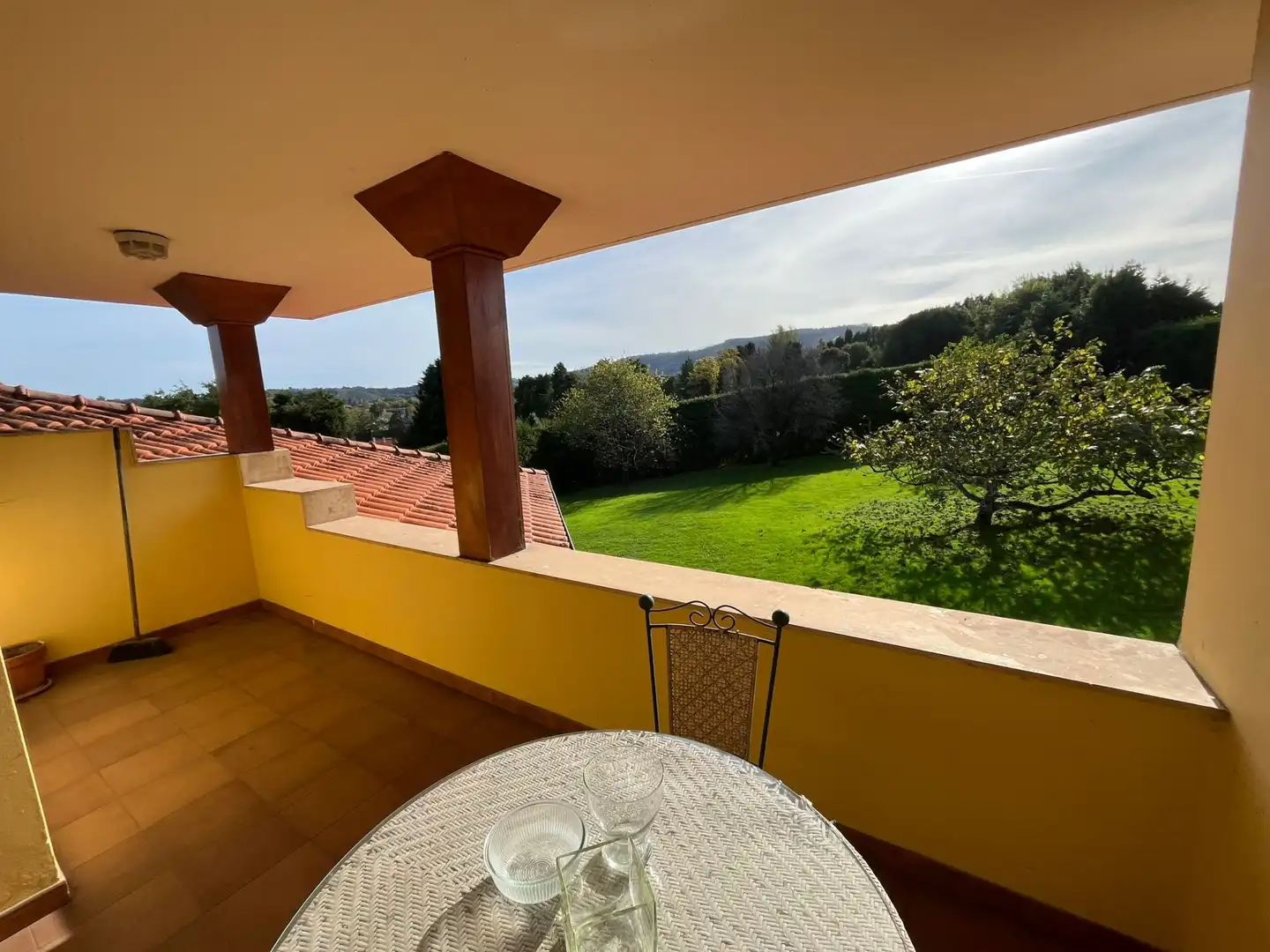 Terrassa de Casa o xalet en venda en Gijón  amb Calefacció, Parquet i Terrassa