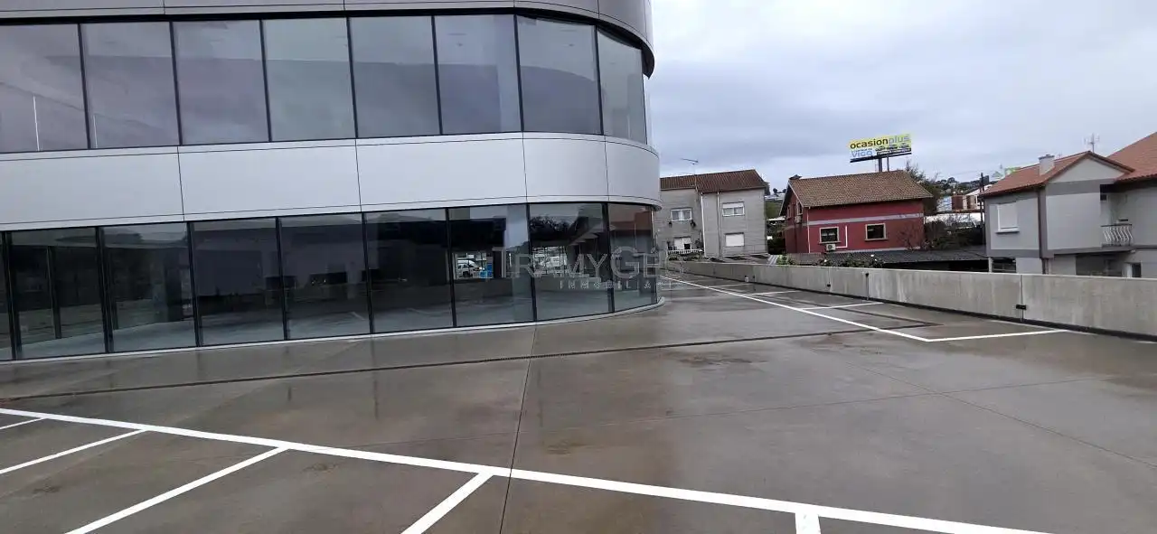 Außenansicht von Fabrikhallen zur Miete in Vigo 