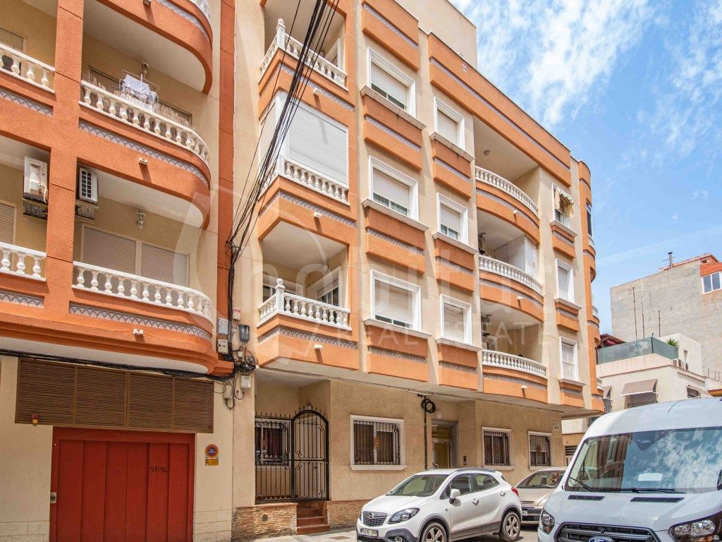 Exterior view of Apartment to rent in Torrevieja  with Air Conditioner, Terrace and Furnished