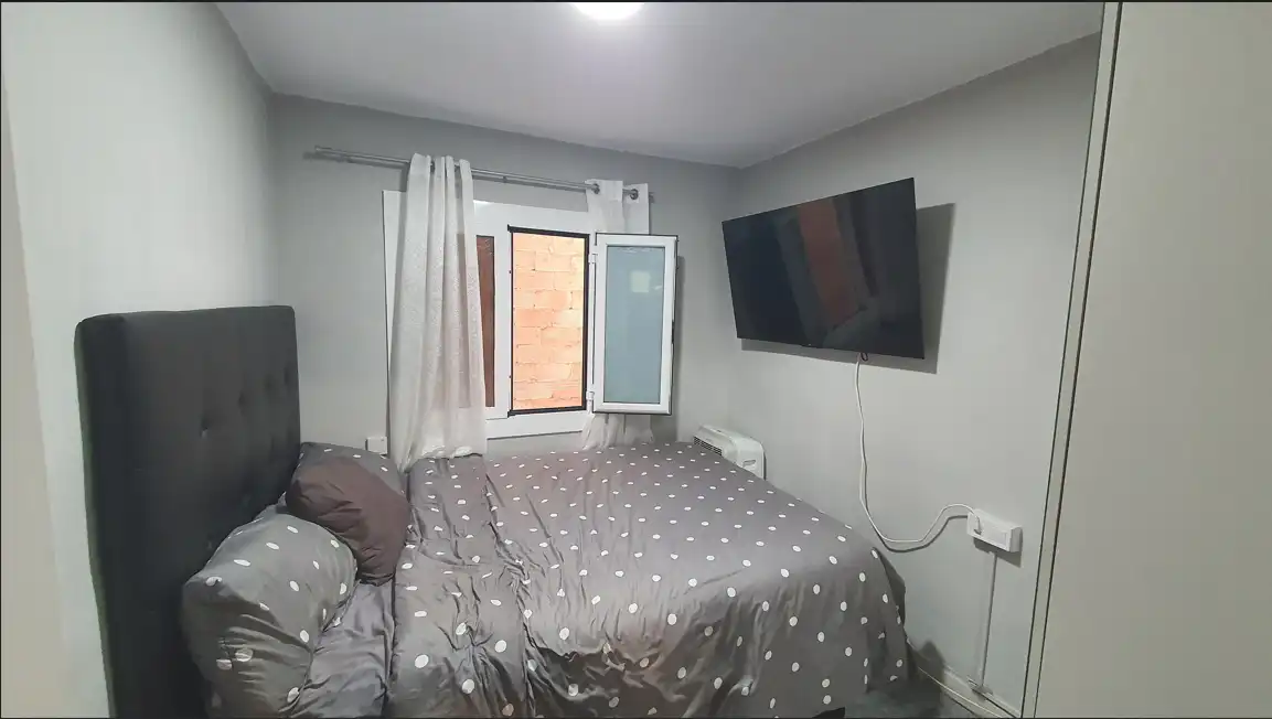 Schlafzimmer von Wohnungen zum Verkauf in L'Hospitalet de Llobregat mit Möbliert, Ofen und Waschmaschine