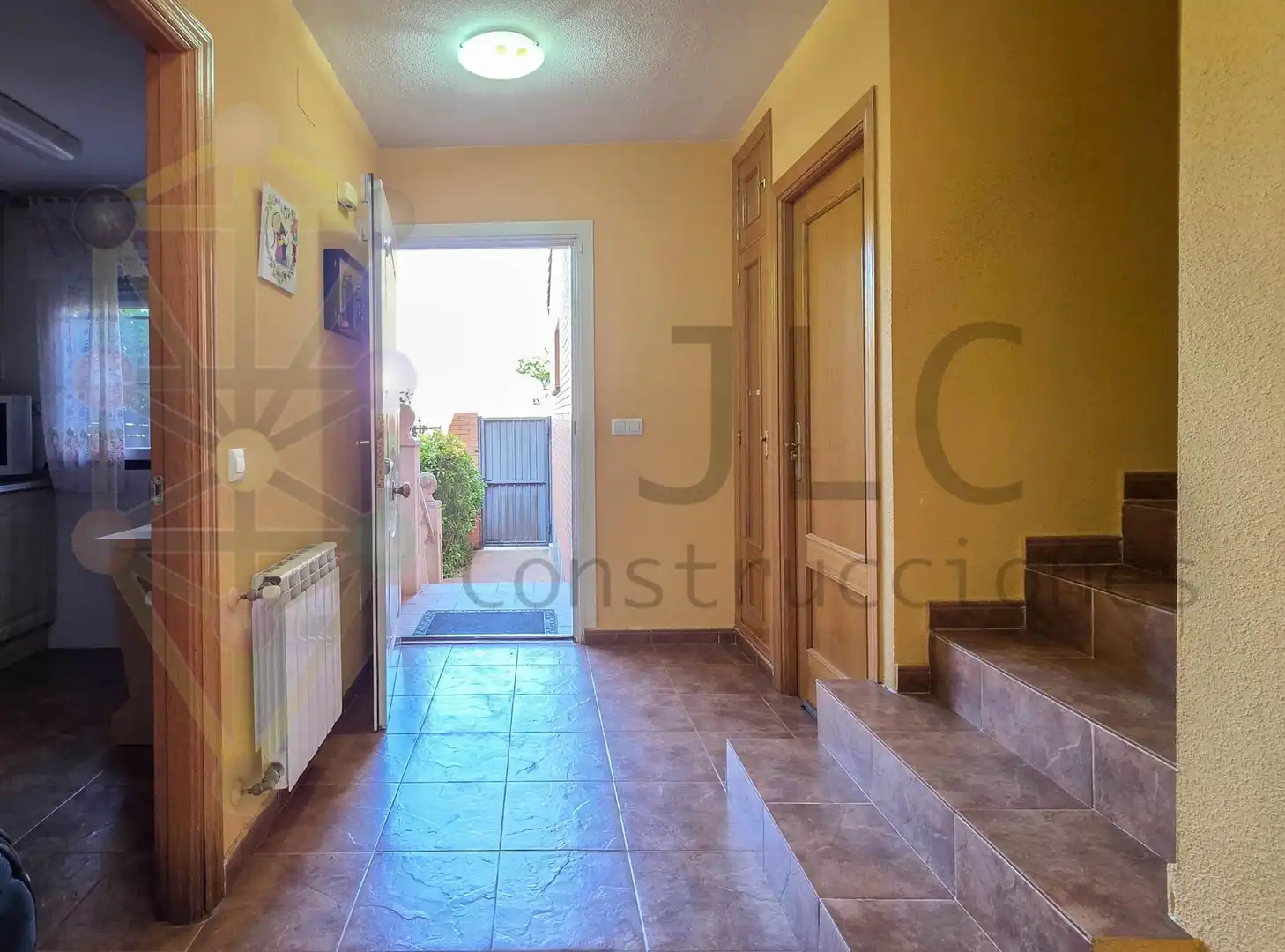 Casa adosada en venta en El Casar con Calefacción y Piscina comunitaria