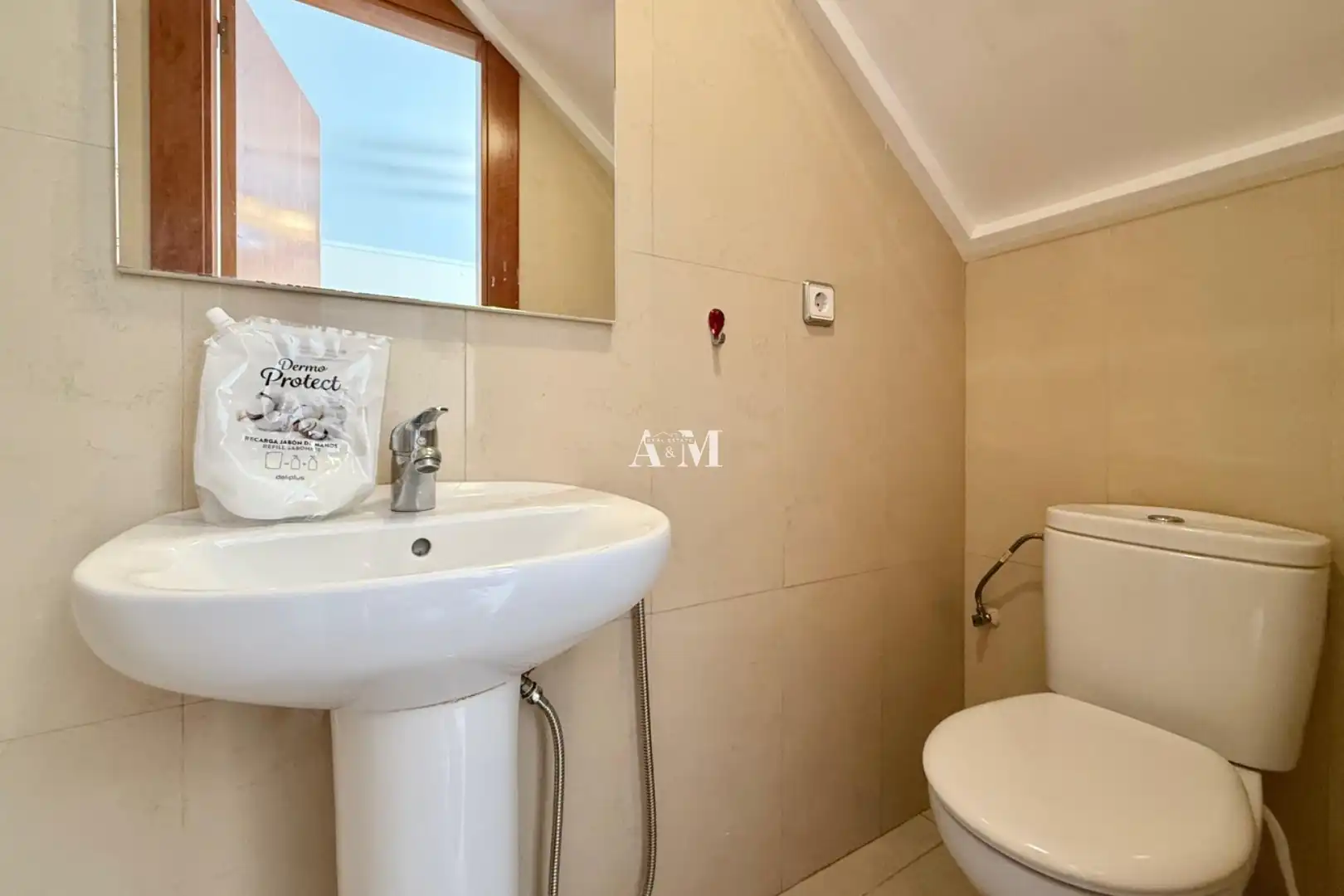 Baño de Casa adosada de alquiler en Rojales con Aire acondicionado, Calefacción y Jardín privado