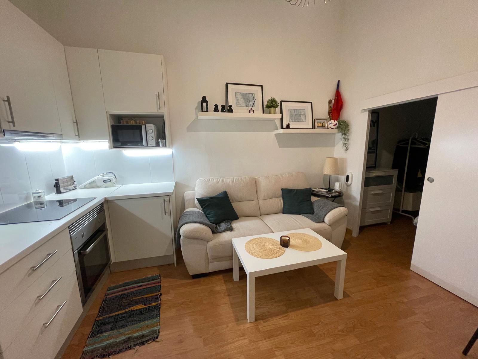 Living room of Flat for sale in  Barcelona Capital  with Parquet flooring and Oven