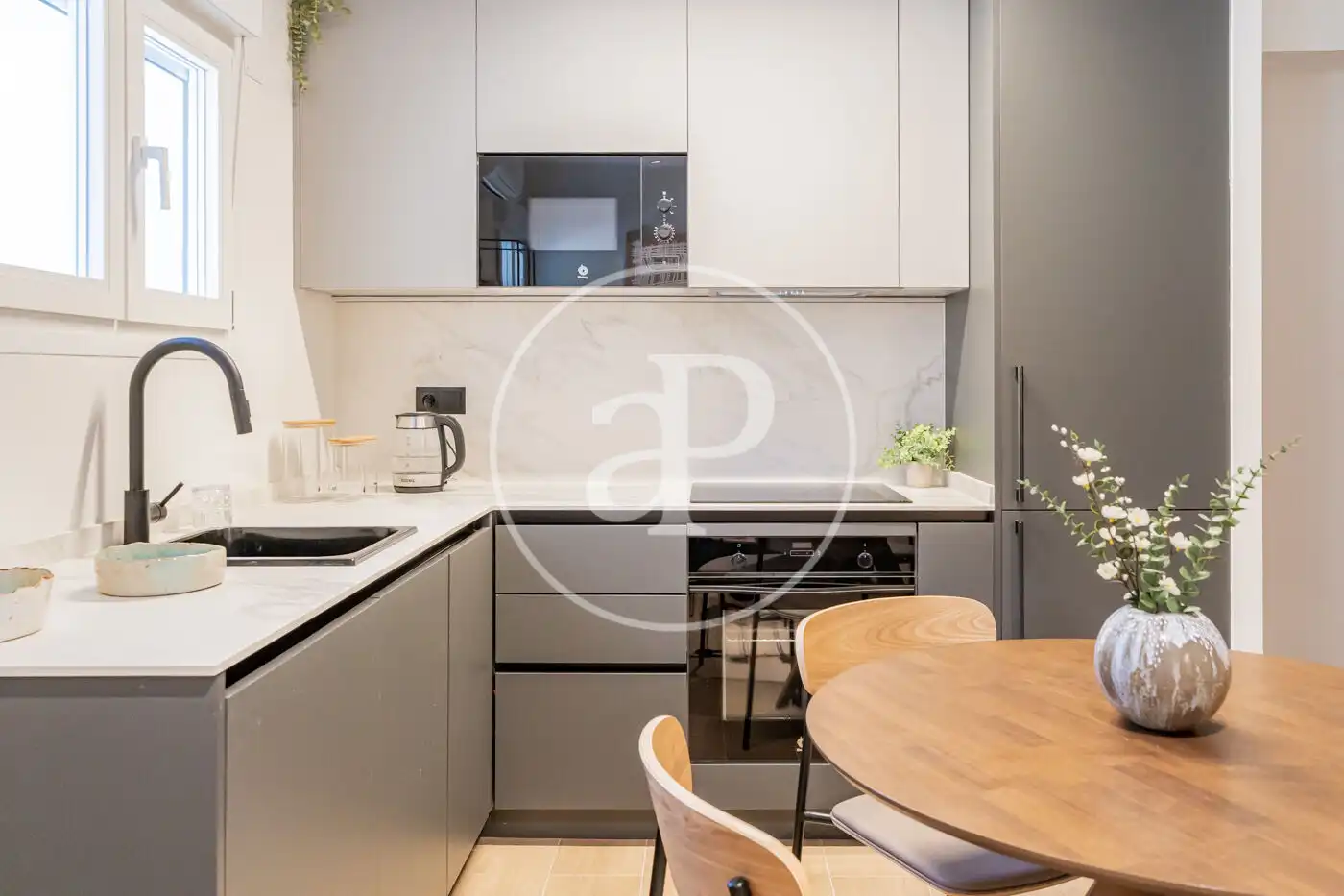 Kitchen of Flat for rent in Madrid  with Air Conditioner, Heating and Furnished