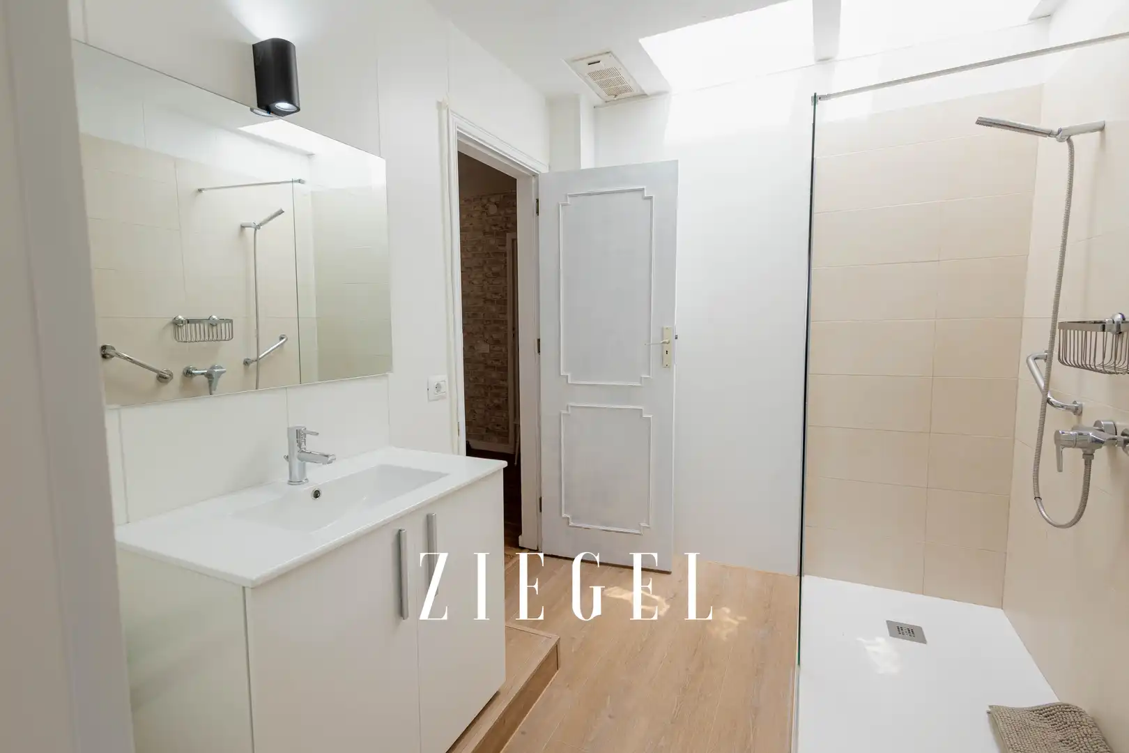 Bathroom of Houses for sale in San Cristóbal de la Laguna  with Private garden, Terrace and Storage room