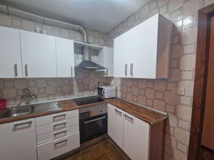 Cuina de Pis per a compartir en  Granada Capital amb Calefacció, Moblat i Balcó