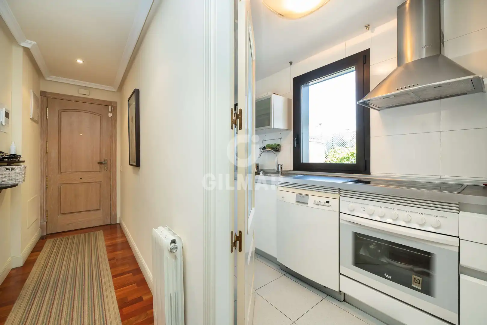 Cocina de Ático en venta en Madrid con Calefacción, Jardín privado y Trastero