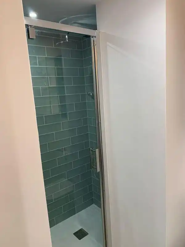 Bathroom of Flat for rent in Granada  with Air Conditioner, Parquet flooring and Furnished