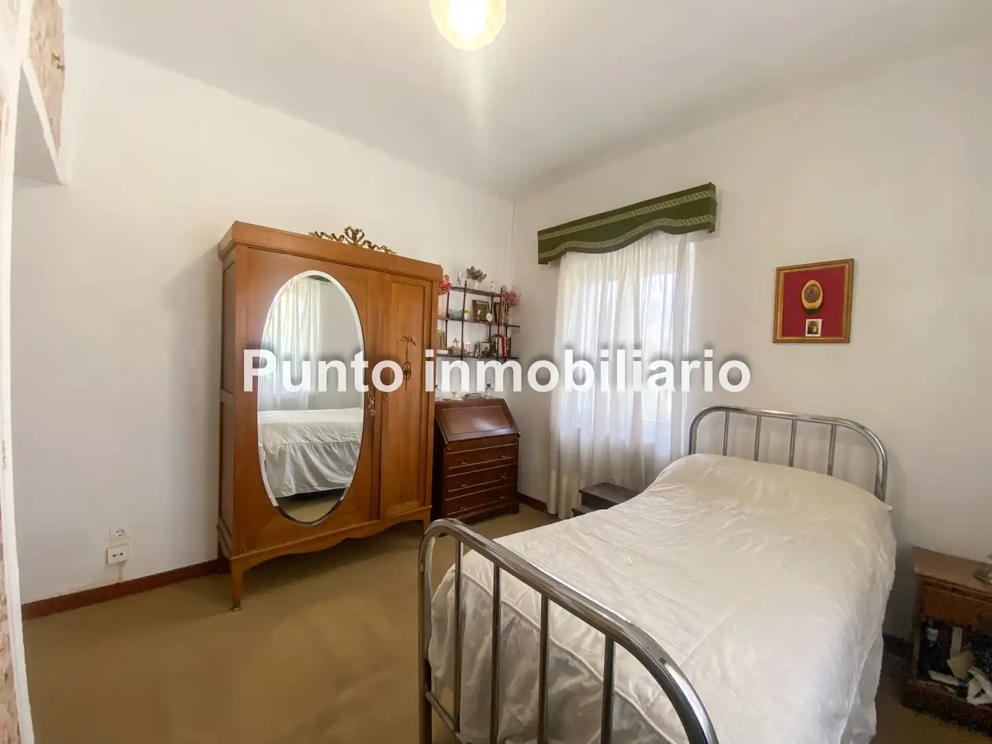 Sala d'estar de Casa o xalet en venda en Valladolid amb Jardí privat i Terrassa