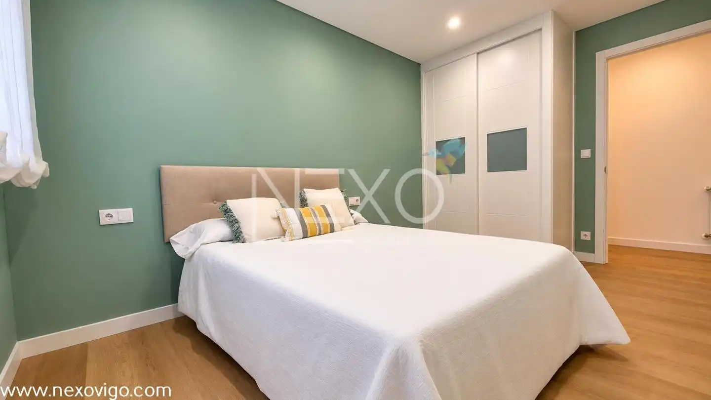 Habitación de Piso en venta en Vigo  con Calefacción, Trastero y Amueblado