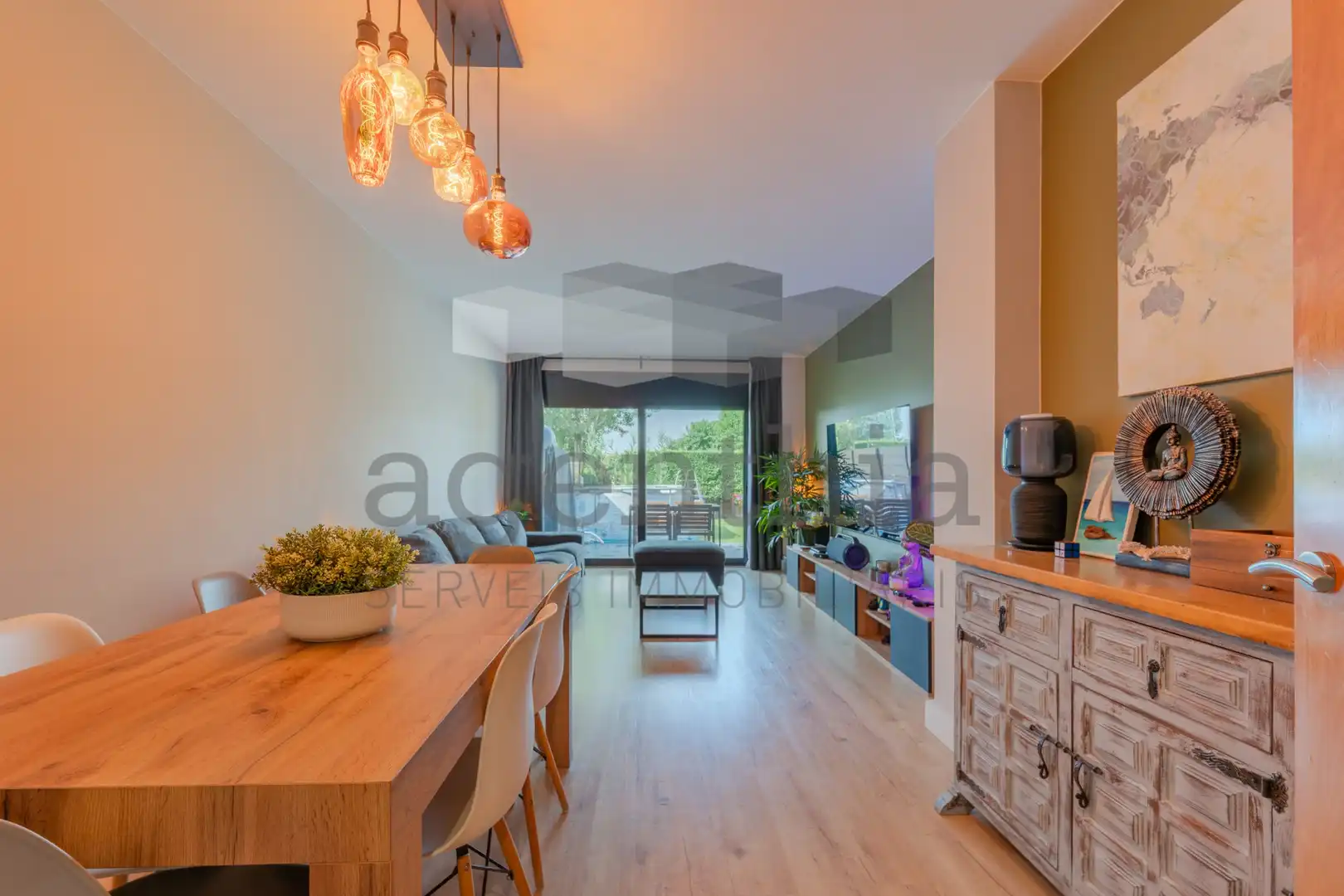 Sala de estar de Casa adosada en venta en Aiguaviva con Aire acondicionado, Calefacción y Terraza