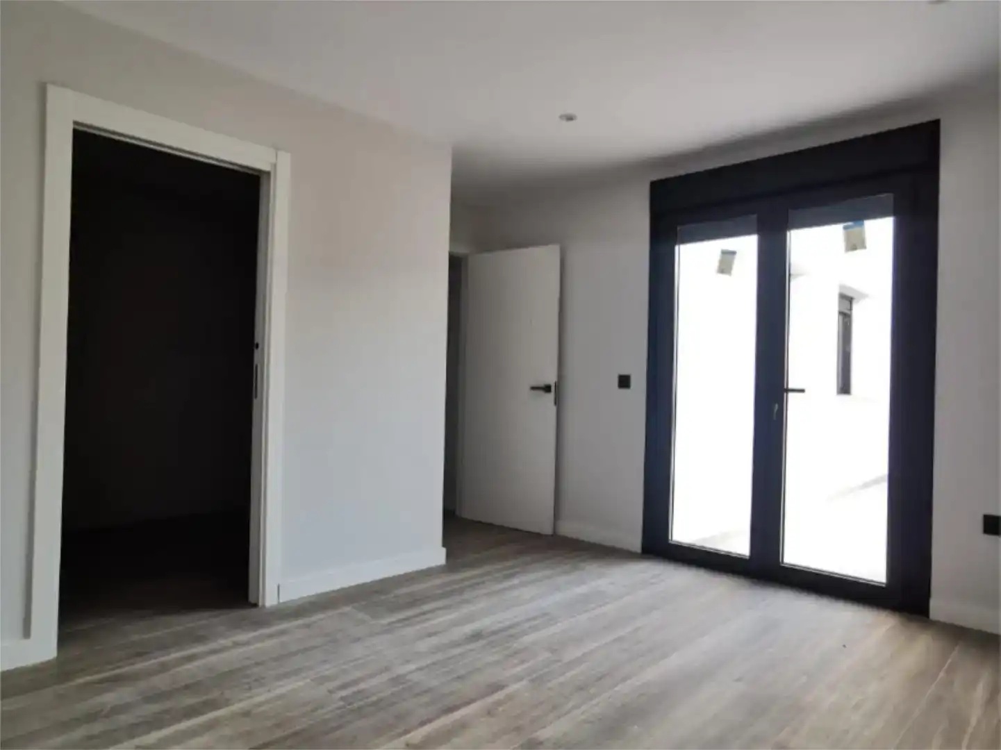 Dormitori de Casa o xalet en venda en Arroyo de San Serván amb Piscina