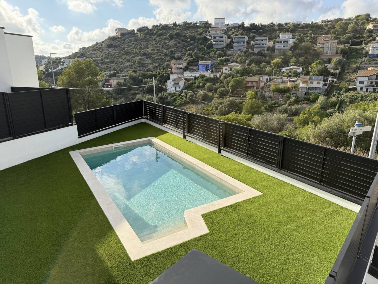 Piscina de Casa o xalet en venda en Calafell amb Aire condicionat, Calefacció i Jardí privat