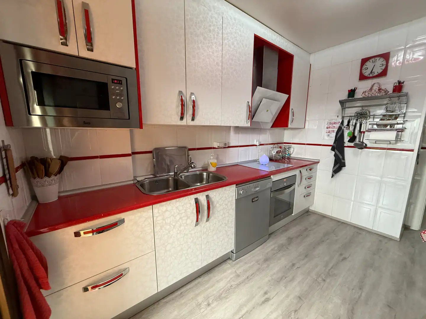 Cocina de Casa adosada en venta en Arganda del Rey con Aire acondicionado, Calefacción y Jardín privado