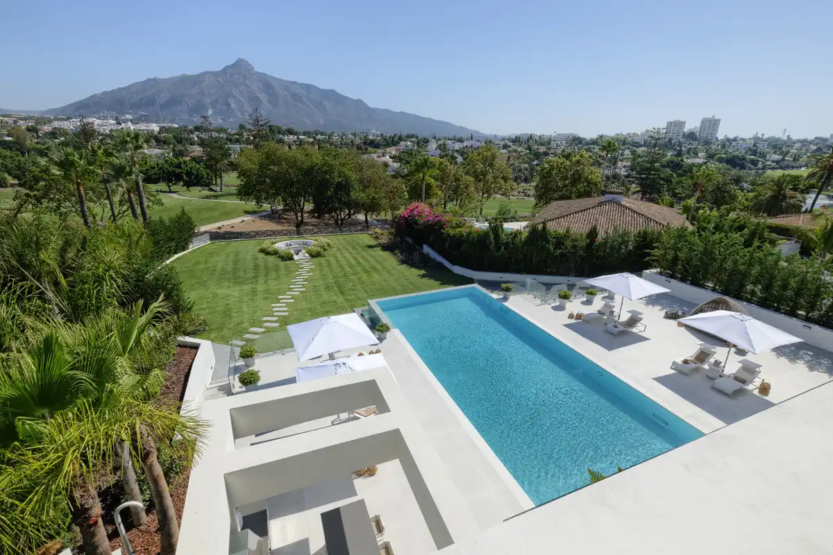 Casa amb piscina en venda a Nueva Andalucía, imagen 7