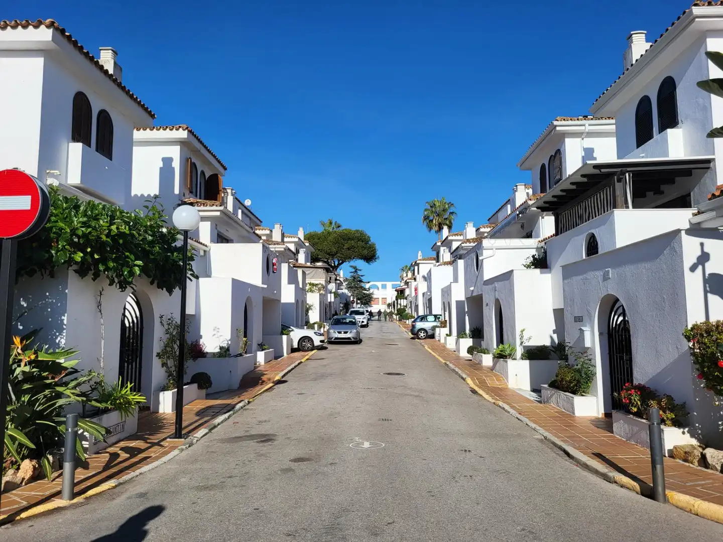 Vista exterior de Casa o chalet en venta en Estepona con Aire acondicionado, Calefacción y Terraza