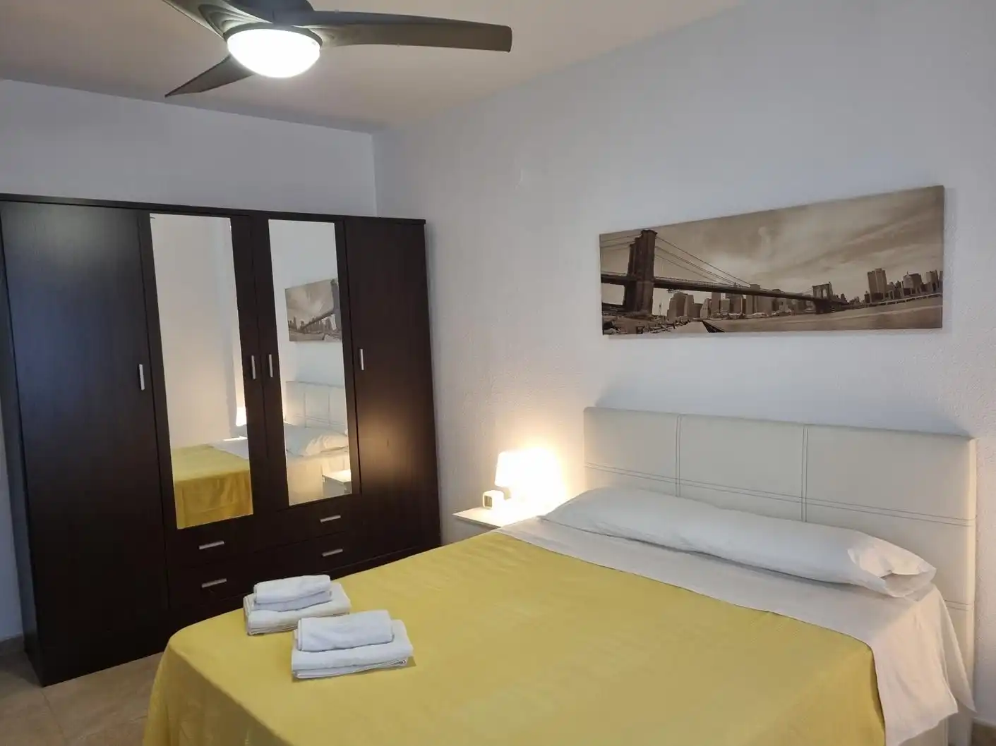 Habitación de Apartamento de alquiler en Torrox con Aire acondicionado, Calefacción y Amueblado