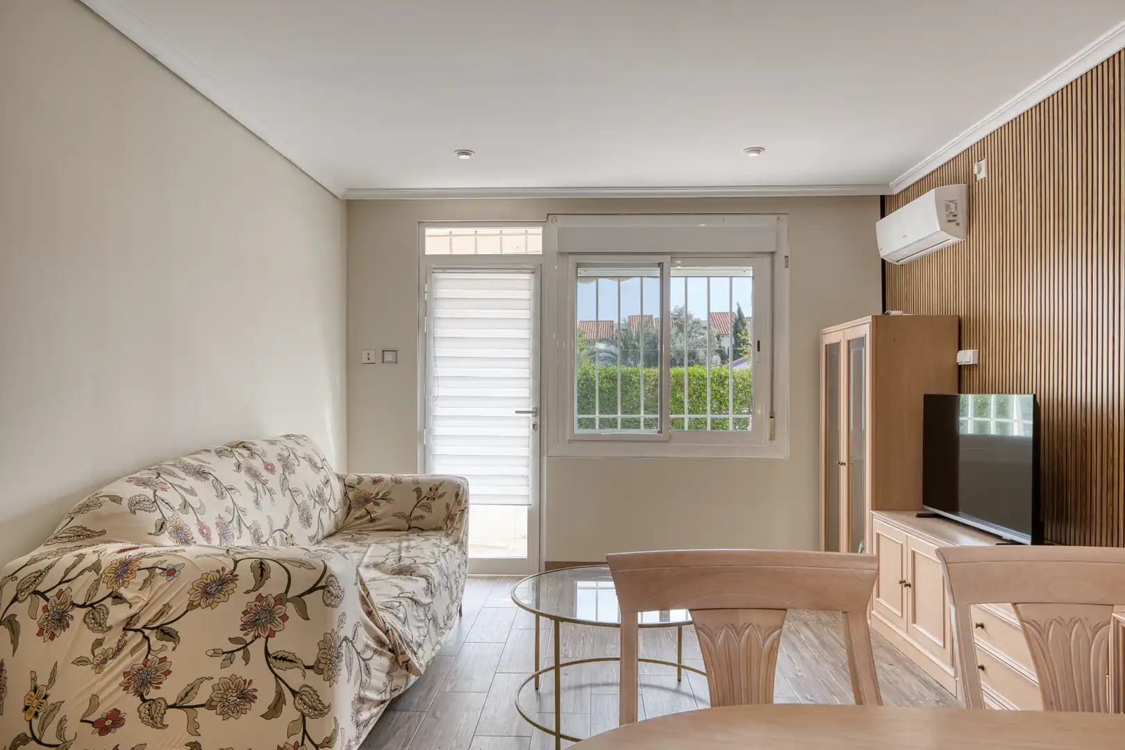 Living room of Flat for rent in El Campello  with Air Conditioner, Heating and Private garden