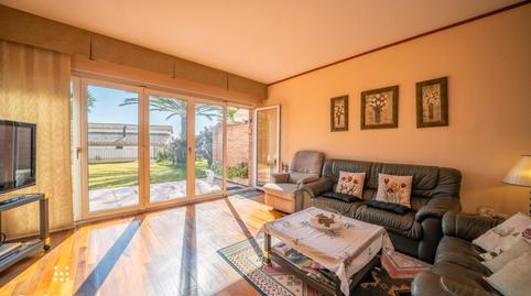 Foto 3 de Casa adosada en venda a Carrer de L'arboç, Sant Vicenç Centre, Barcelona