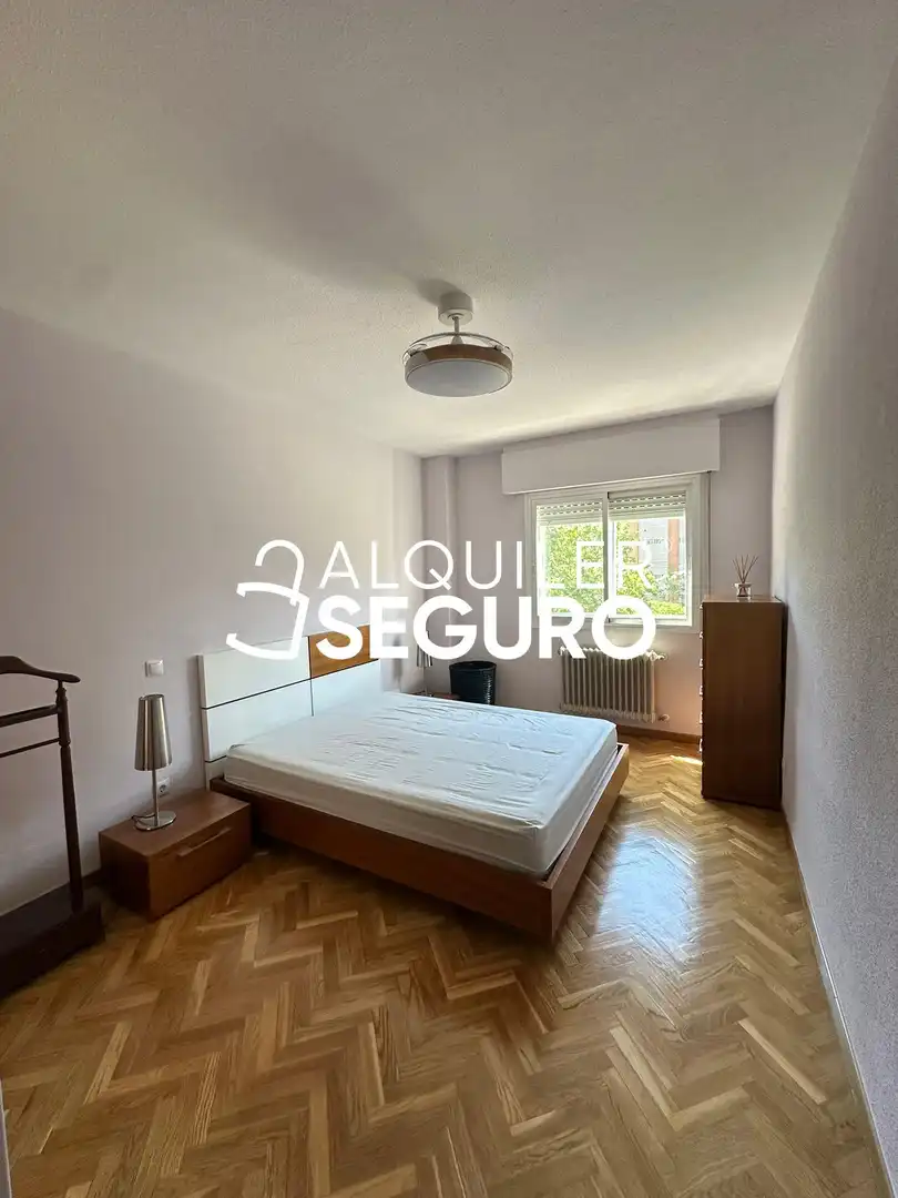 Piso de alquiler en de las Retamas, Prado Santo Domingo - Ensanche